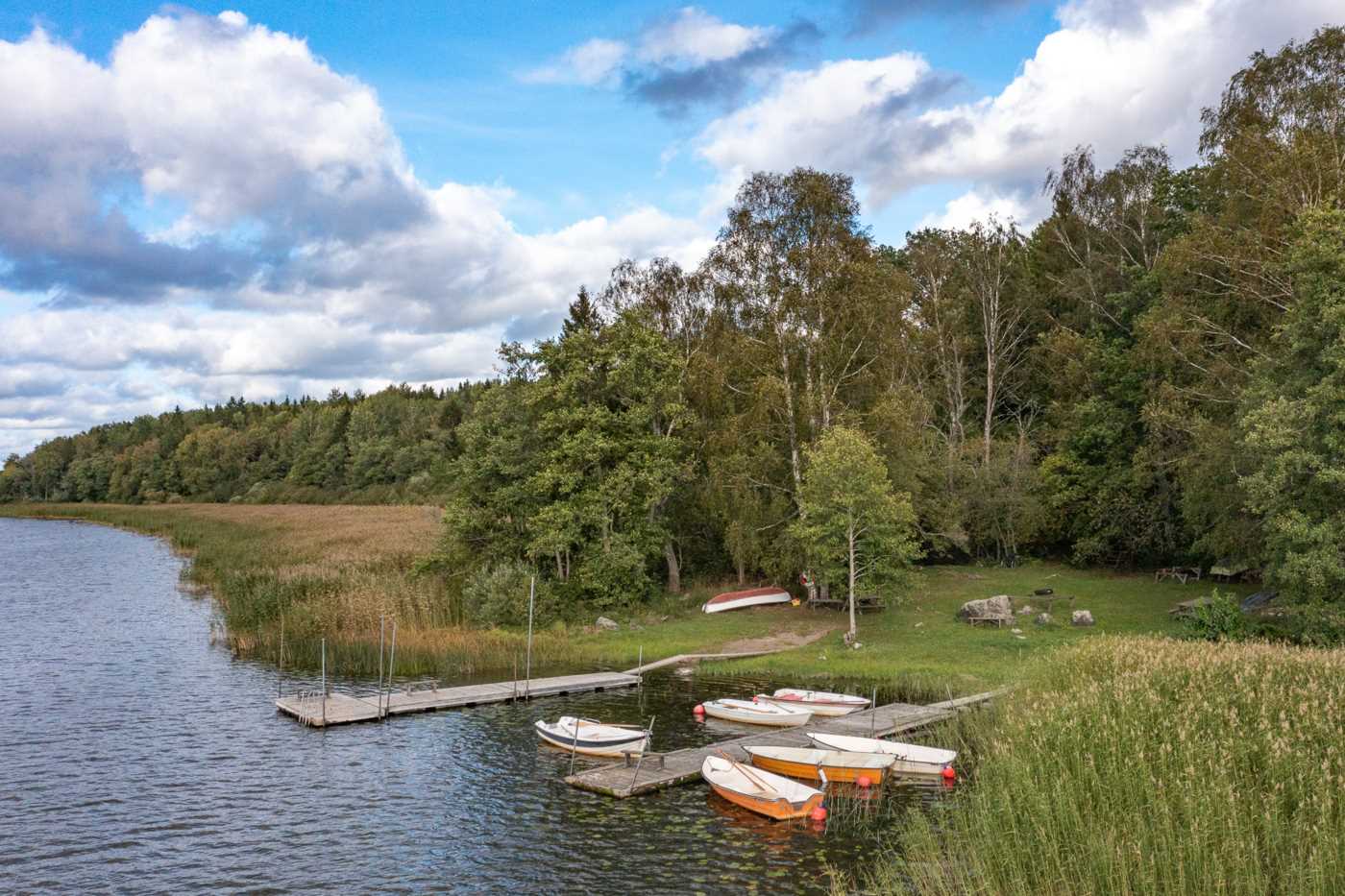 Badplatsen inom kort promenadavstånd