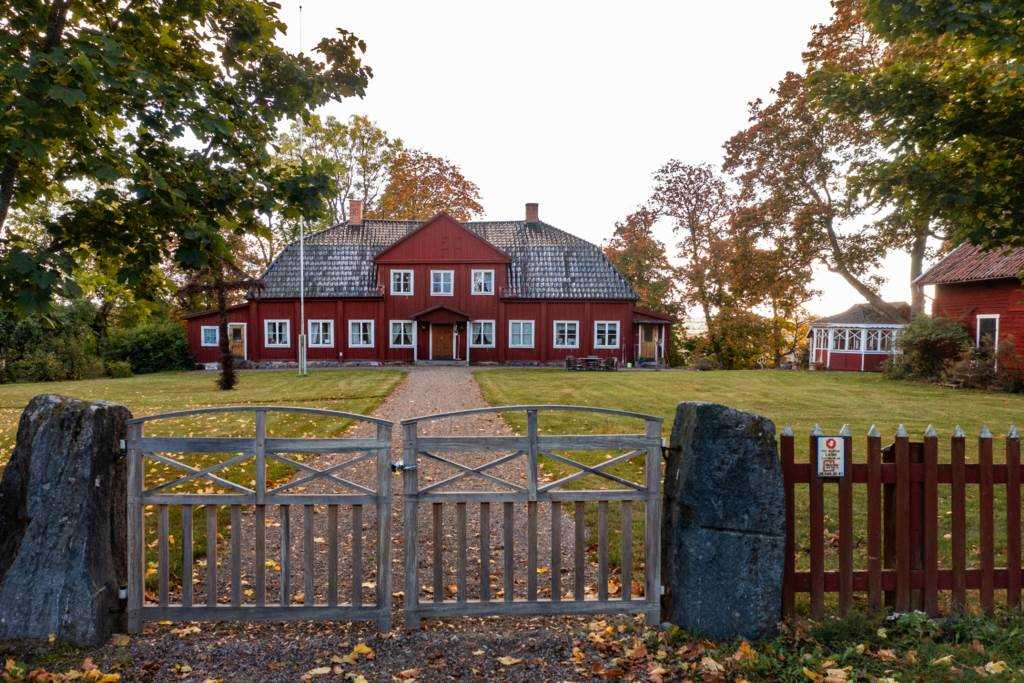 Lågupplöst Pampiga grindstolpar i sten