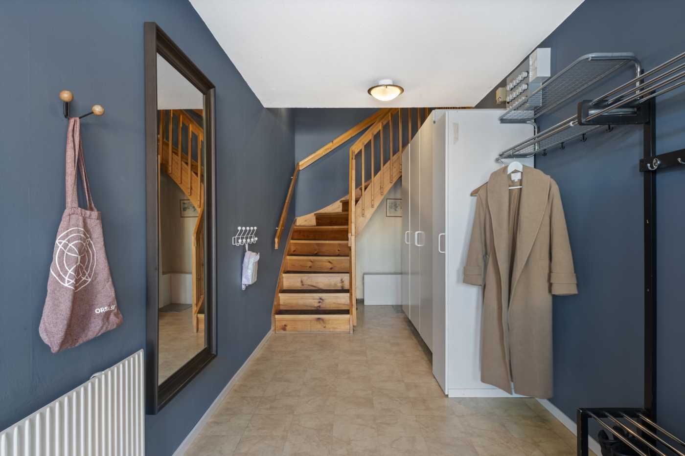 Rymlig & praktisk entré i markplan