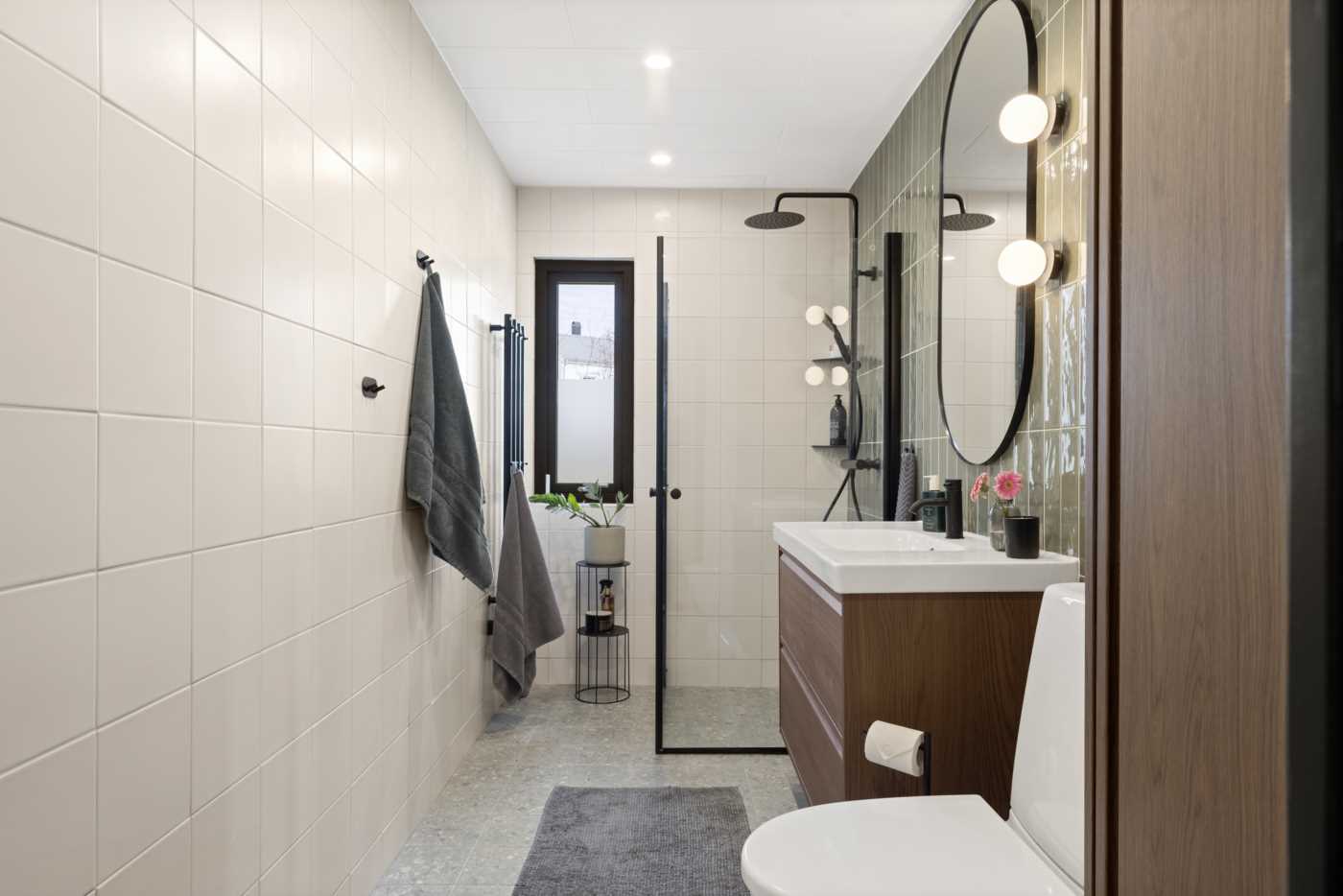 Nyrenoverat duschrum på övervåningen