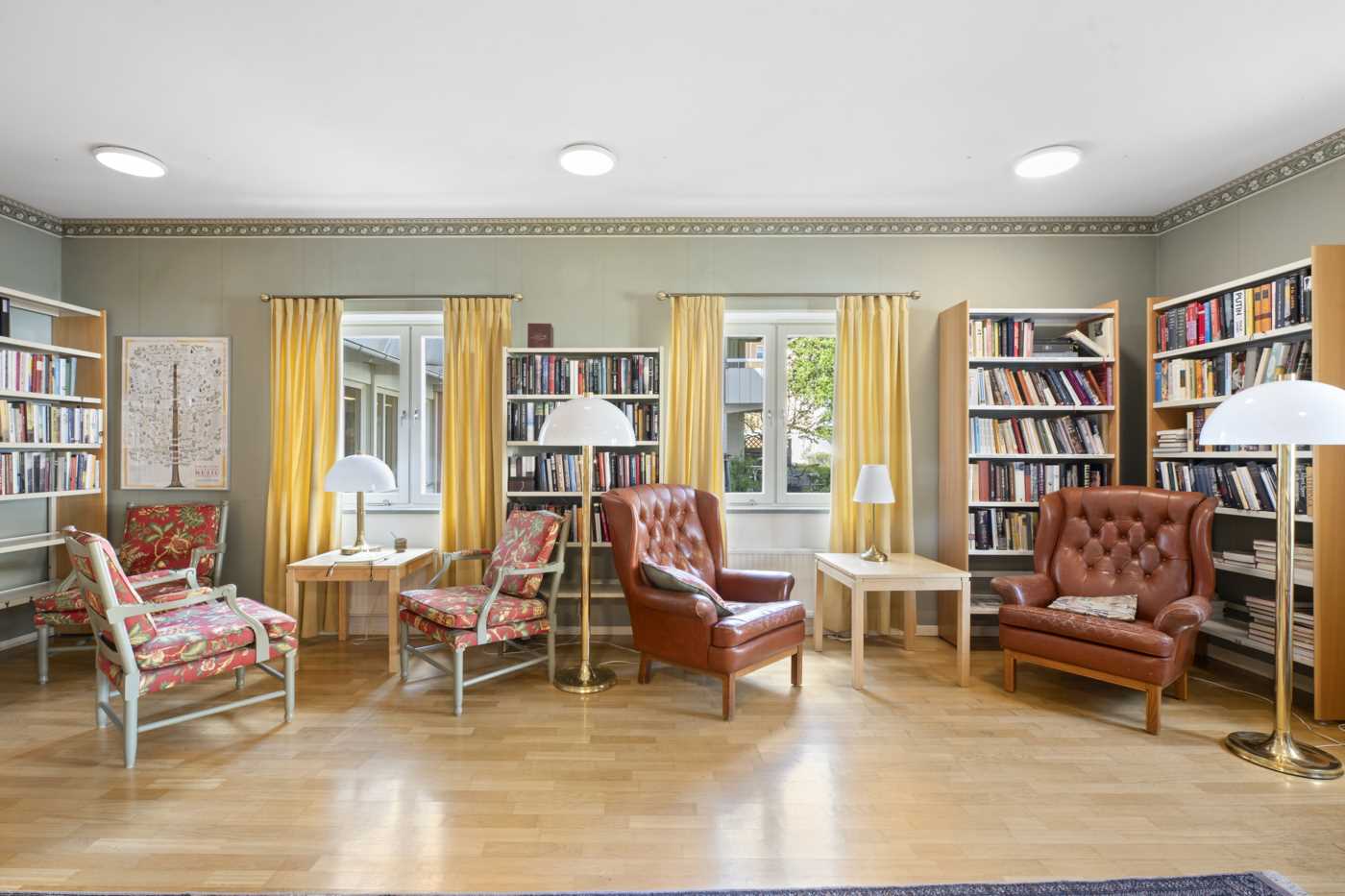 Bibliotek med flera rum