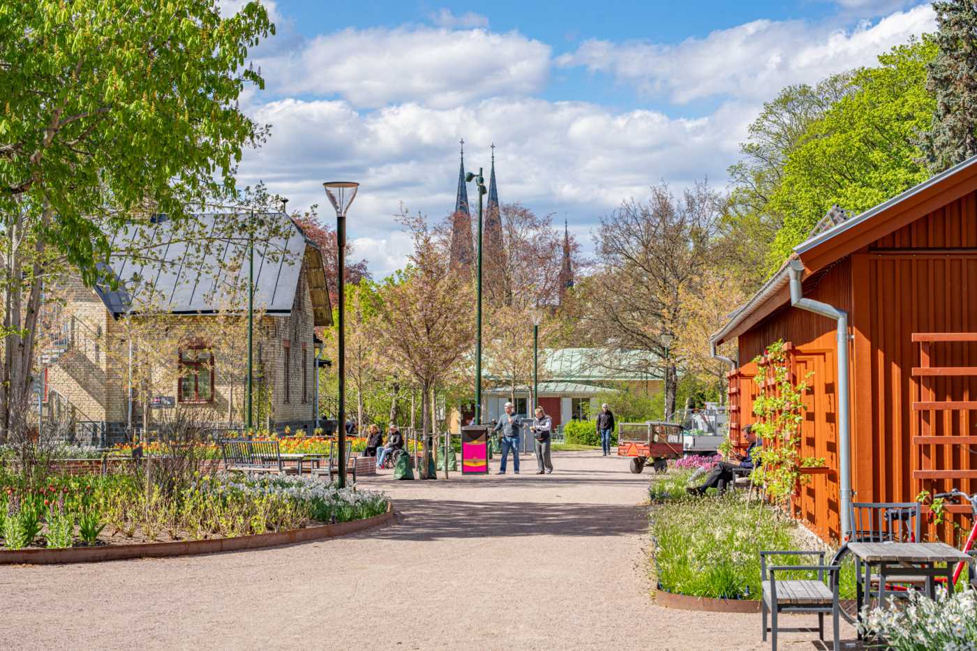 Vackra promenadstråk i stadsparken