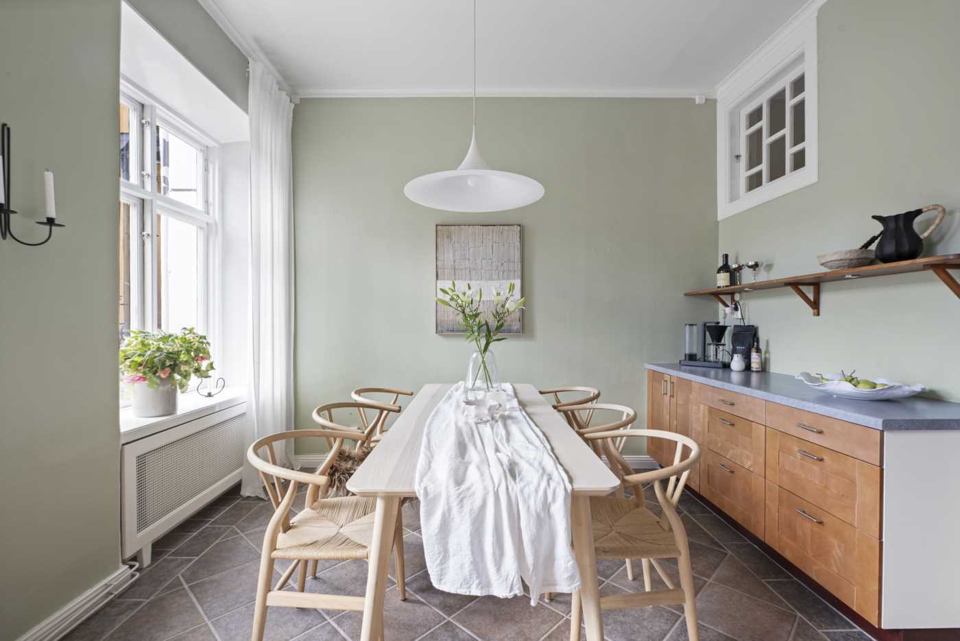 Matplats för sex personer