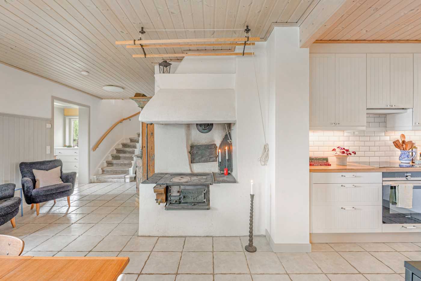 Fungerande vedspis med vedugn