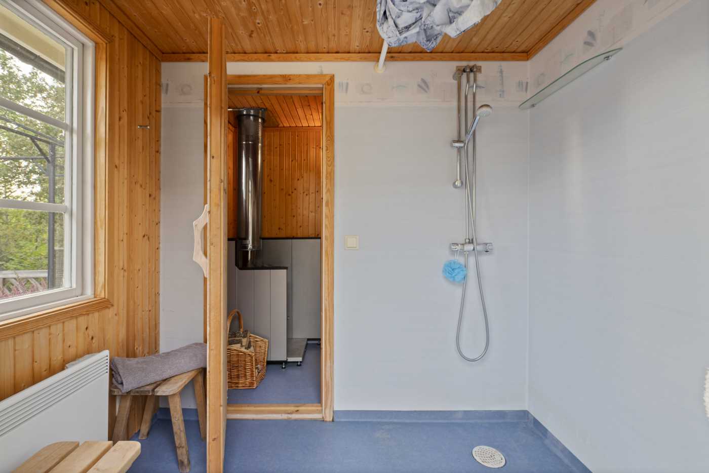 Duschrum i bastuhuset