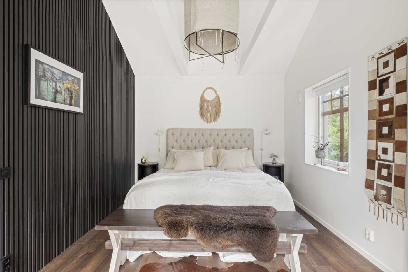 "Master bedroom"