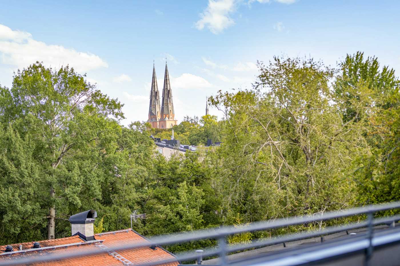 Utsikten från övre terrassen mot domkyrkan