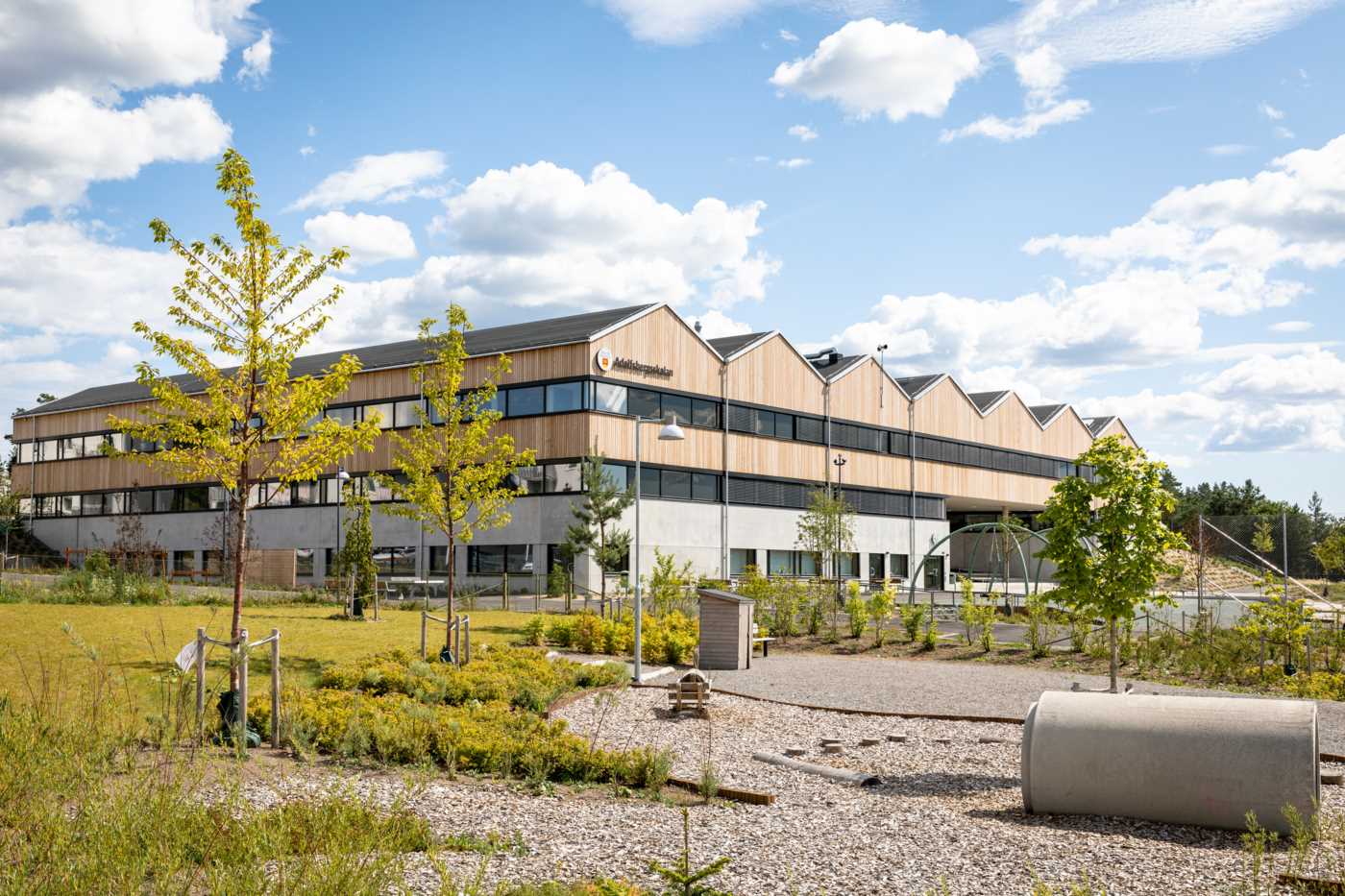 Adolfsbergsskolan - En av flera fina skolor i Alsike